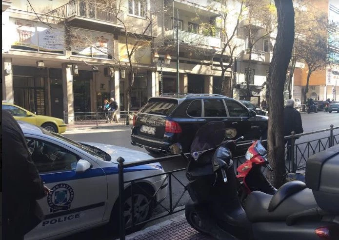 Έτσι φέρονται κάποιοι τύποι με Cayenne στους άντρες της Τροχαίας – Βίντεο ντοκουμέντο!